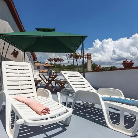 Апартаменты Two-bedroom In Peruski