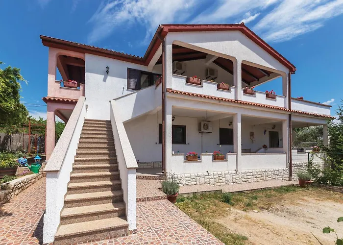 Two-bedroom In Apartment Peruski