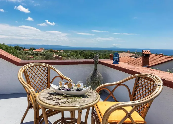 Two-bedroom In 아파트 *