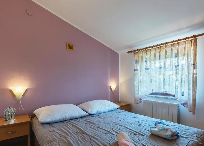 Two-bedroom In 아파트